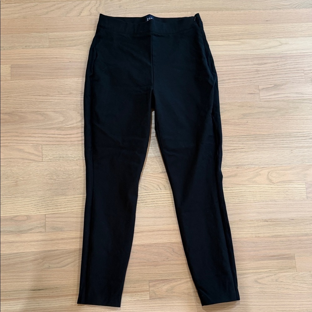 Gap Women’s Classic Black Pixie Pants - image 1